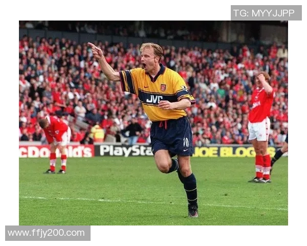 丹尼斯·博格坎普：从阿贾克斯天才到阿森纳传奇的辉煌足坛历程