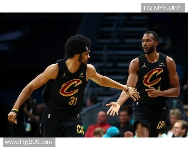 开拓者与勇士激战再起 双方全力争夺季后赛席位焦点之战